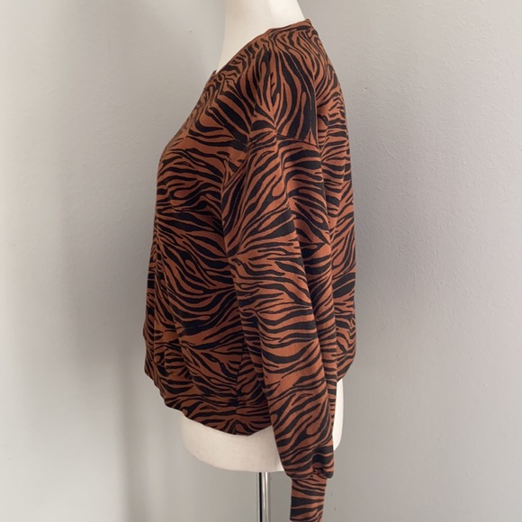 Anthropologie - Monrow Tiger Print Sweatshirt Top - S - Picture 2 of 9